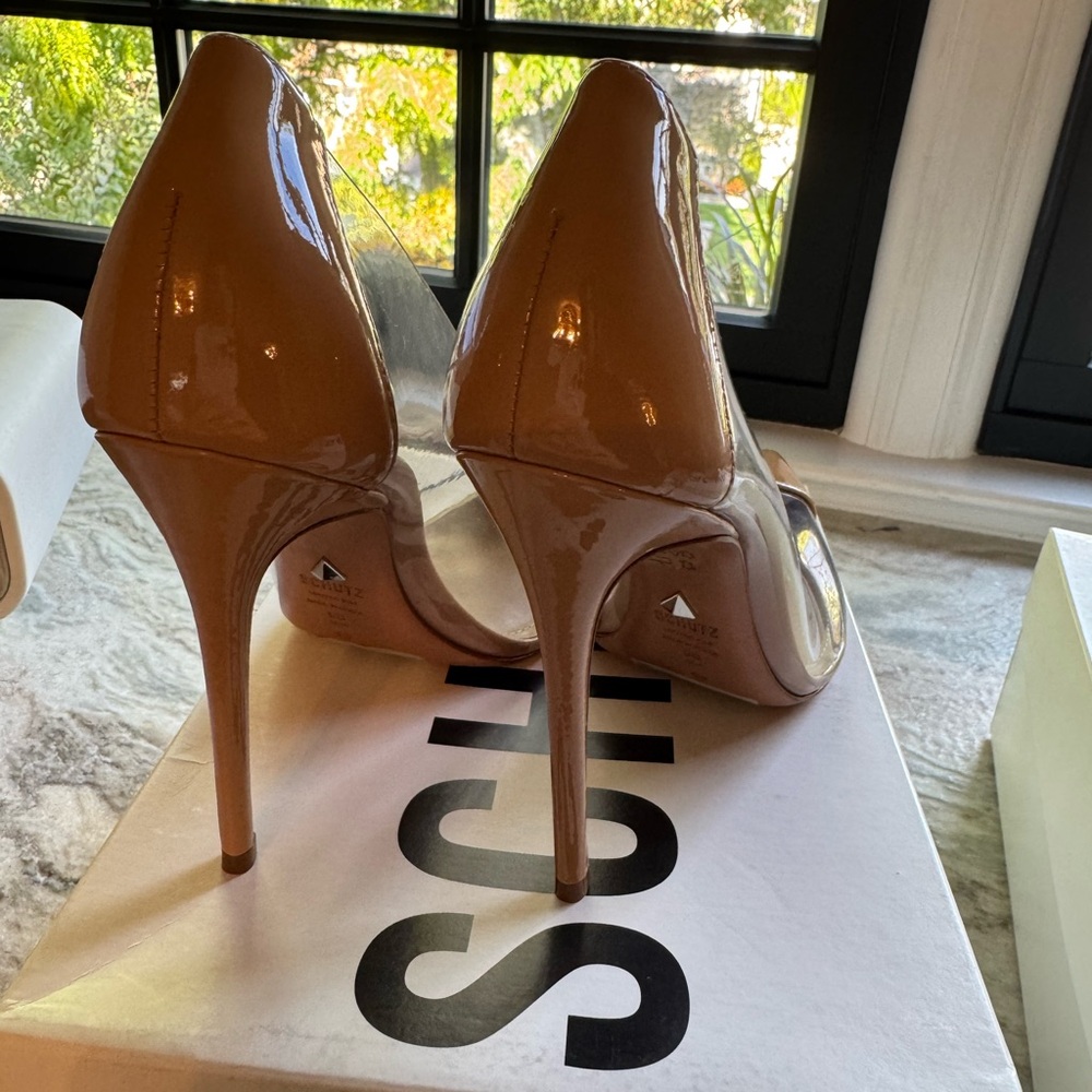 ISH Glossy Tan Stilettos